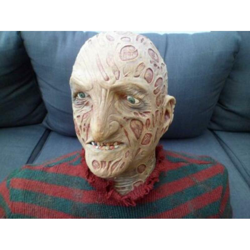 Freddy Krueger ''Lifesize'' Talking Bust in doos!