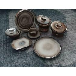 Vintage servies Blaricum Bruin Potterie De driehoek Huizen