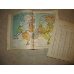 te koop 2 st. atlassen