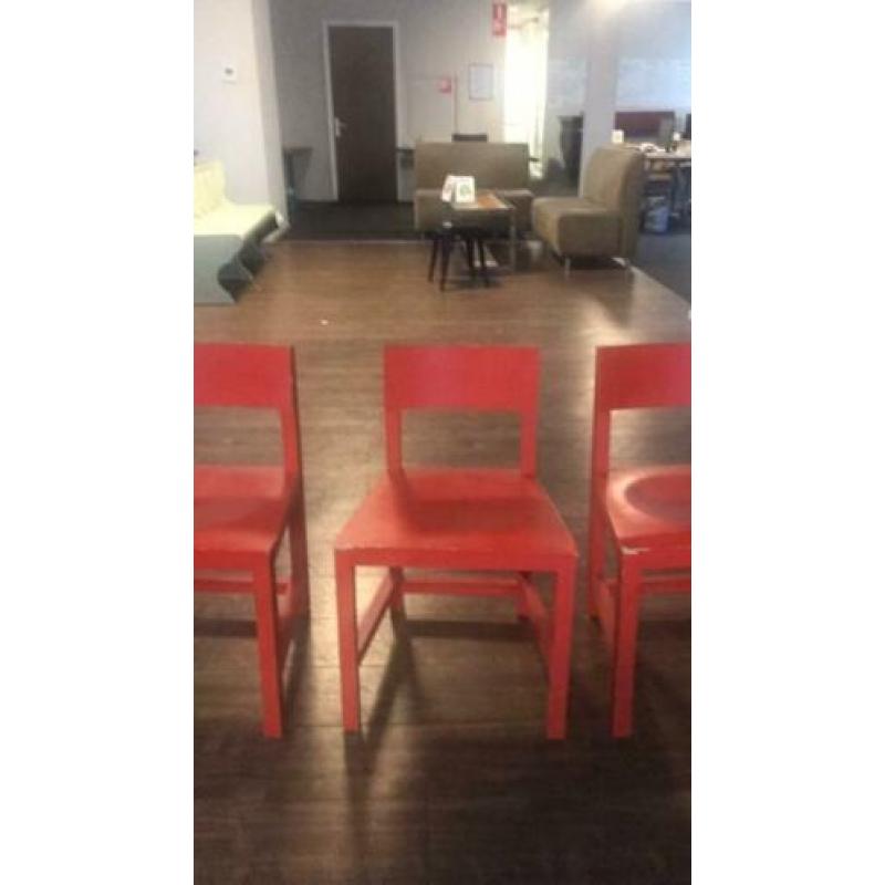 Mooie stoelen te koop van moooi MOET NU WEG