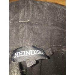 Reinders joggingsbroek met gaten