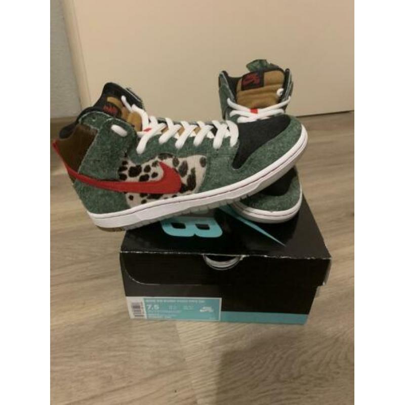 Nike SB Dunk High DOG WALKER 7.5US 40,5EU