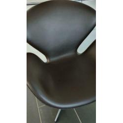 Fritz Hansen Swan Chair in leder donkerbruin TOP