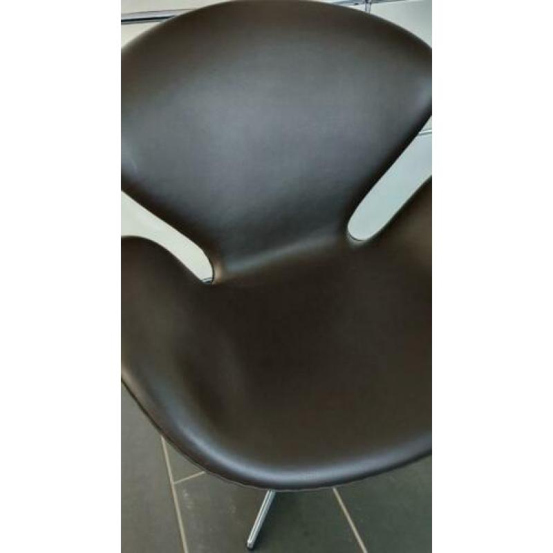 Fritz Hansen Swan Chair in leder donkerbruin TOP