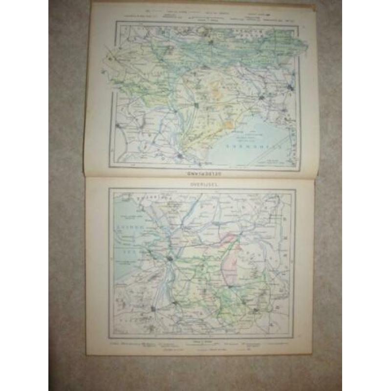 te koop 2 st. atlassen