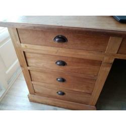 Mooi groot teakhouten bureau