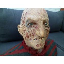 Freddy Krueger ''Lifesize'' Talking Bust in doos!