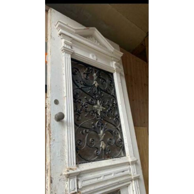 Antieke voordeur oude voordeur vintage