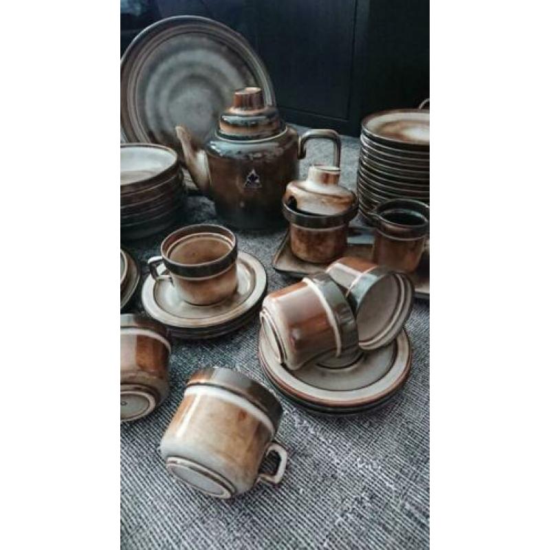 Vintage servies Blaricum Bruin Potterie De driehoek Huizen