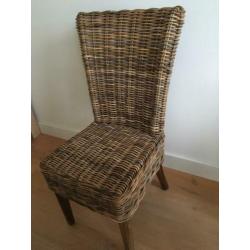 2 grove rotan eetkamerstoelen