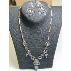 schitterend collier met bijpassende oorhangers JADE