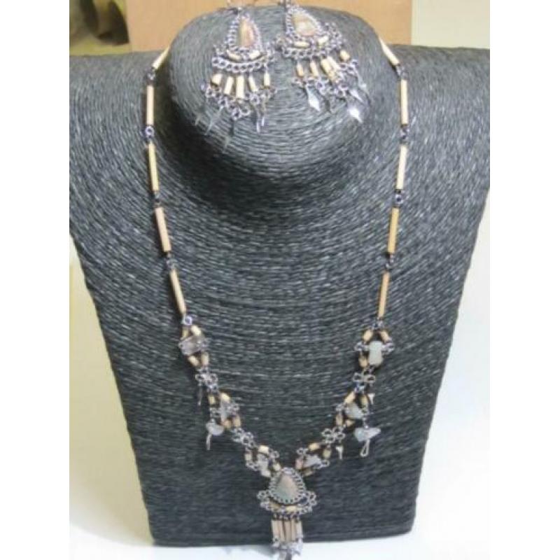schitterend collier met bijpassende oorhangers JADE
