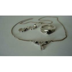 Zilver set ketting ring oorbellen 23,50