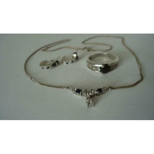 Zilver set ketting ring oorbellen 23,50