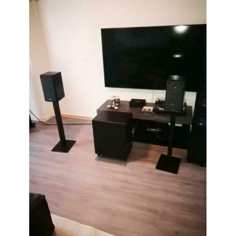 Epos M5 op stands incl. REL Strata 1 Subwoofer.