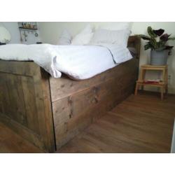 Steigerhouten bed 160cm in overleg met matras