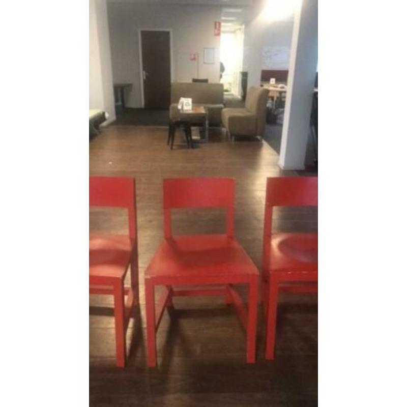 Mooie stoelen te koop van moooi MOET NU WEG