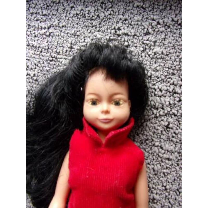 vintage RATTI pop/made in italy/32cm/donker lang haar/meisje