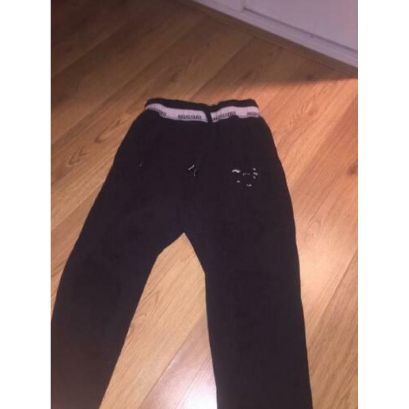 Reinders joggingsbroek met gaten