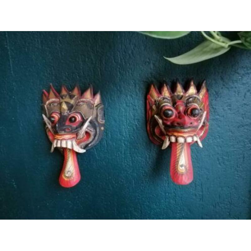 Twee Indonesische maskers