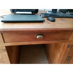 Mooi groot teakhouten bureau