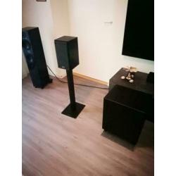 Epos M5 op stands incl. REL Strata 1 Subwoofer.