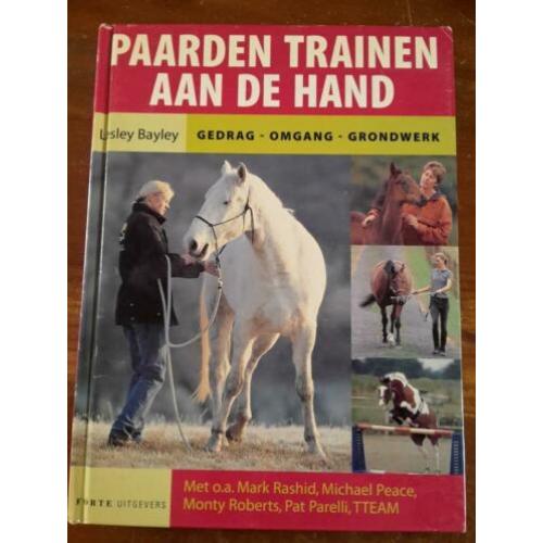 Paarden trainen aan de hand, Lesley Bayley