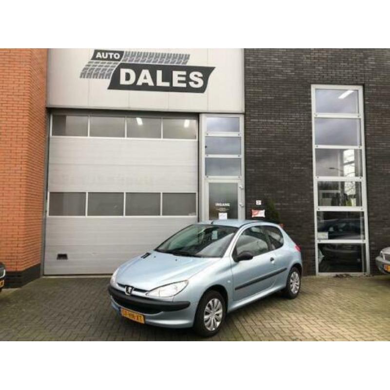 Peugeot 206 1.1 XR Nieuwe apk