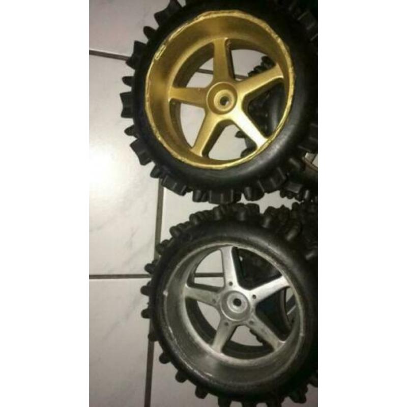 4 setjes van 2 stuks big scale off road wielen
