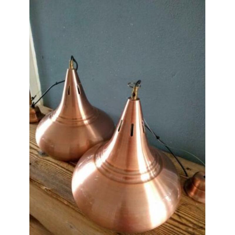 set van 2 metalen koperen / koperkleurige hanglampen