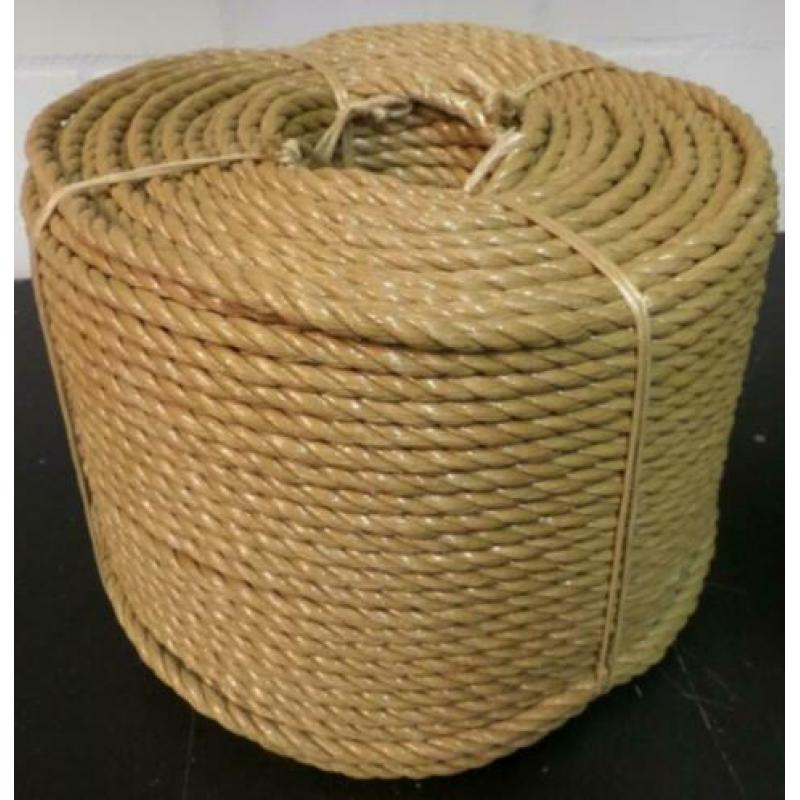 Touw. 12 mm dik. Breuk 2210 kg. Diverse kleuren. € 0,75 mtr.