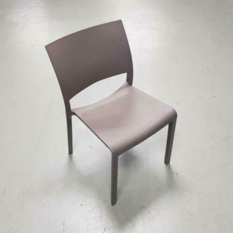 58 x Josep Llusca terrasstoelen, design stoel Dd Fiona. 244