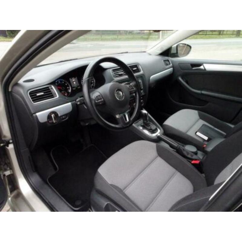 Volkswagen Jetta 1.4 TSI Hybrid Highline Automaat / Bi-Xenon