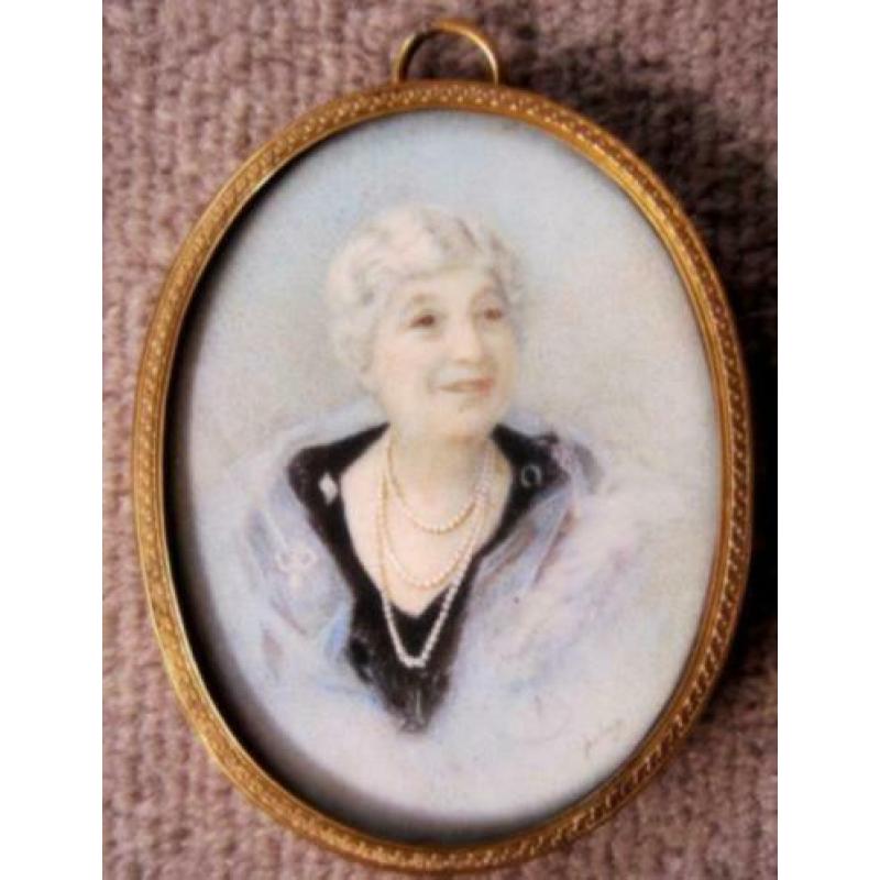 ===COLLECTIE == =oude portret-miniaturen===grote verzameling