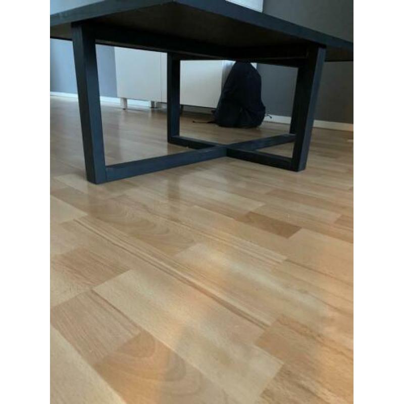 Zwarte salontafel