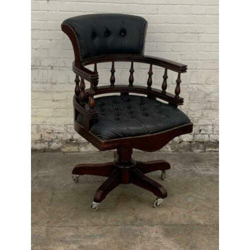 Chesterfield style captains chair bureaustoel