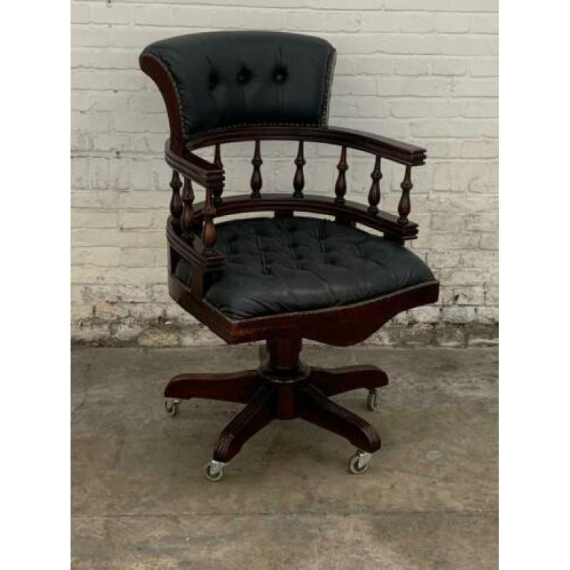 Chesterfield style captains chair bureaustoel
