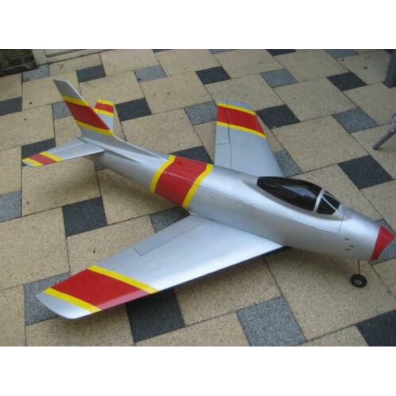 Geheel vliegklaar F86 van BVM