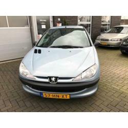 Peugeot 206 1.1 XR Nieuwe apk