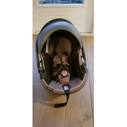 Autostoel Besafe Izi Go (inclusief Bugaboo adapters)