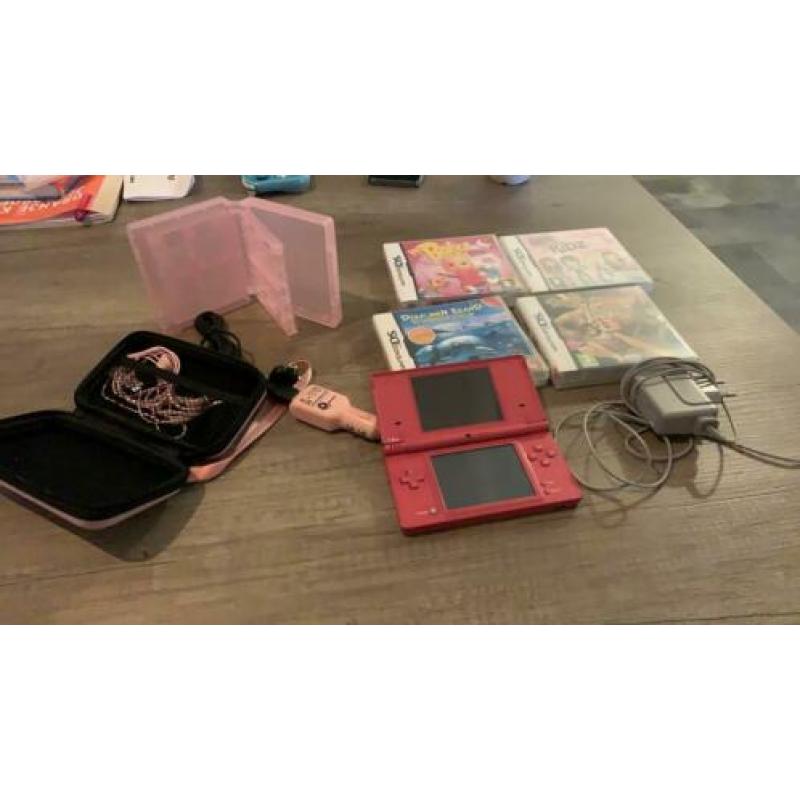 Super leuke Nintendo ds met 4 spelletje