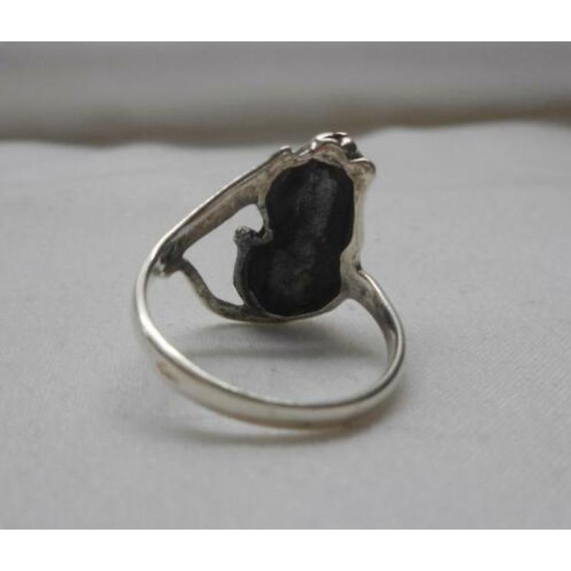 Zilveren aparte ring met poes nr.324