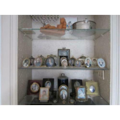 ===COLLECTIE == =oude portret-miniaturen===grote verzameling