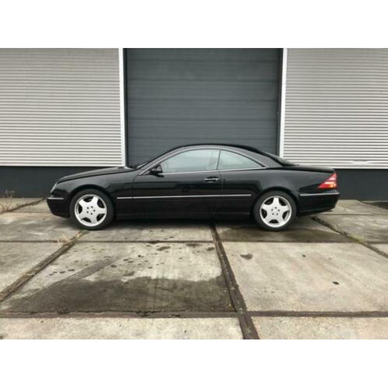 Mercedes CL600 Youngtimer bomvol met opties.