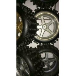 4 setjes van 2 stuks big scale off road wielen
