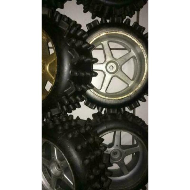 4 setjes van 2 stuks big scale off road wielen