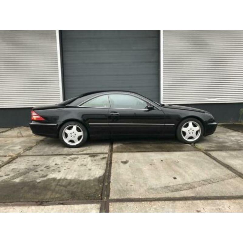 Mercedes CL600 Youngtimer bomvol met opties.