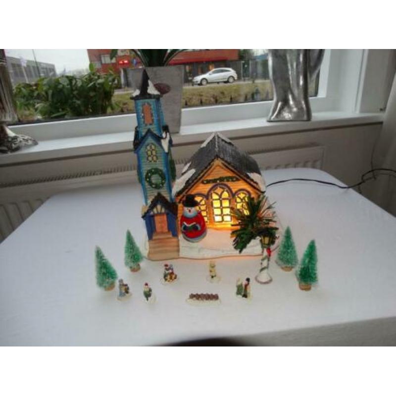 Kersthuis met Torentje Sneeuwman en licht 30 cm