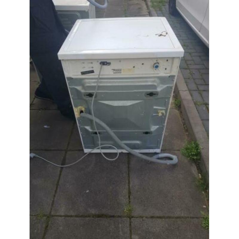 wasmachine en droger moeten morgen weg!!!