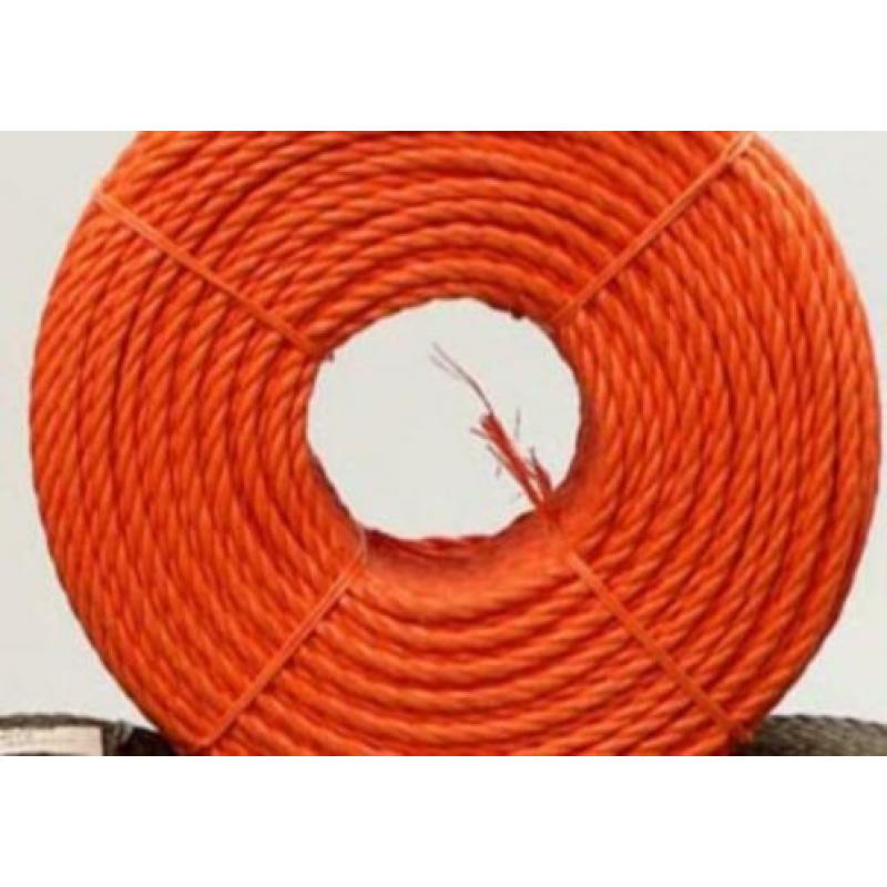 Touw. 12 mm dik. Breuk 2210 kg. Diverse kleuren. € 0,75 mtr.